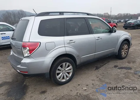 2012 Subaru Forester 2.5X Premium из США, поврежденный, VIN JF2SHADC6CH459245